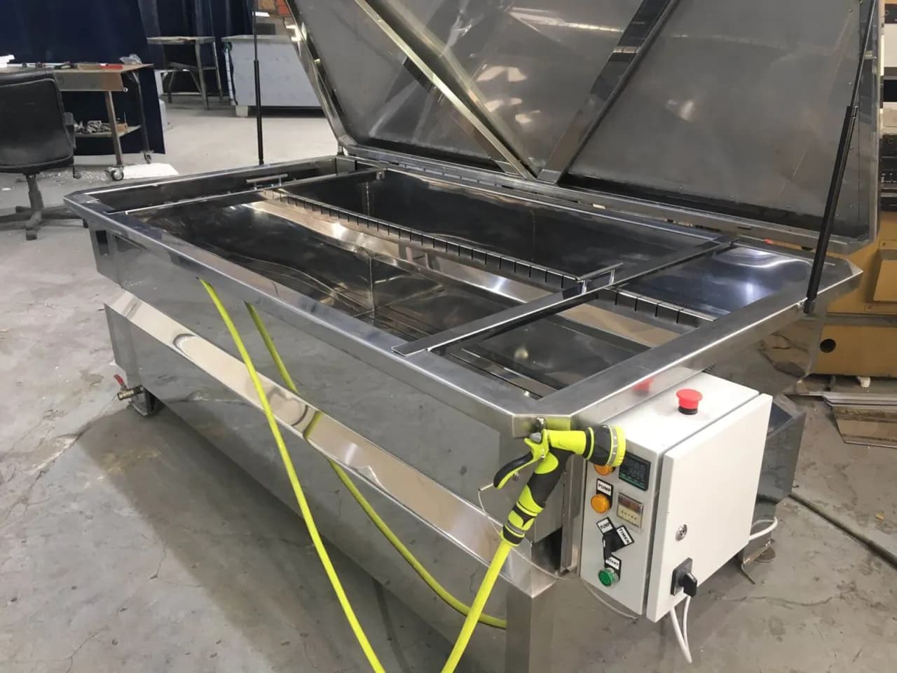 Jak zrobić wannę do hydrografiki - proste kroki i najważniejsze wskazówki