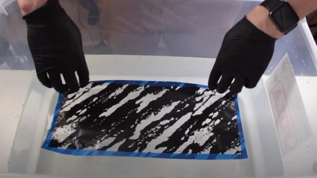 Jak zrobić folię do hydrografiki - łatwe kroki i przydatne porady