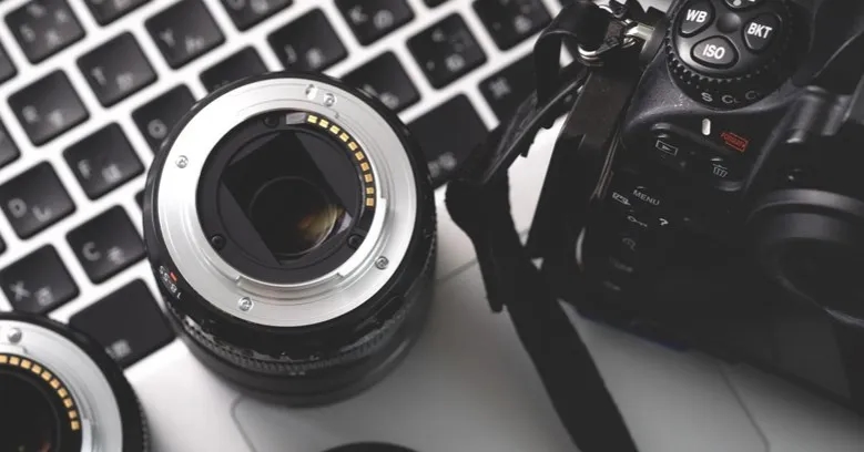 Czy warto kupić obiektyw stałoogniskowy? Oto prawda, która zaskakuje